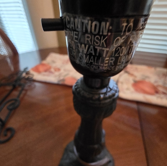 Elegant Cream Table Lamp with Fringe - Picture 7 of 16